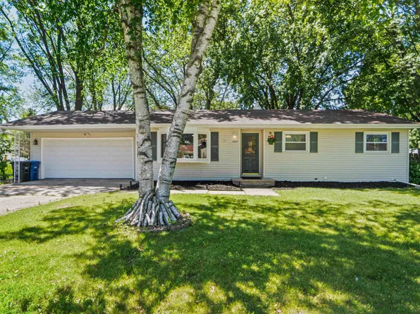 1004 Stead Dr, Menasha, WI 54952