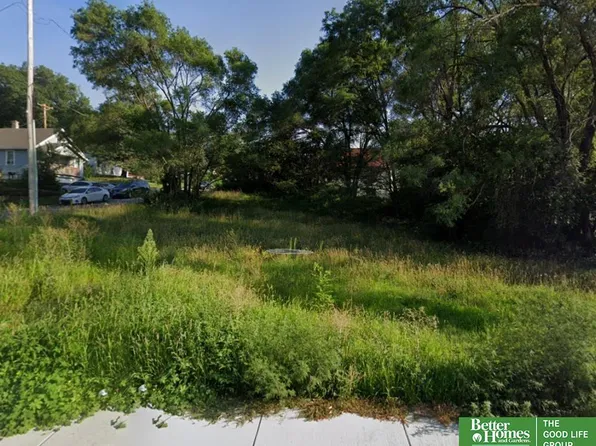 4903 Q St, Omaha, NE 68117