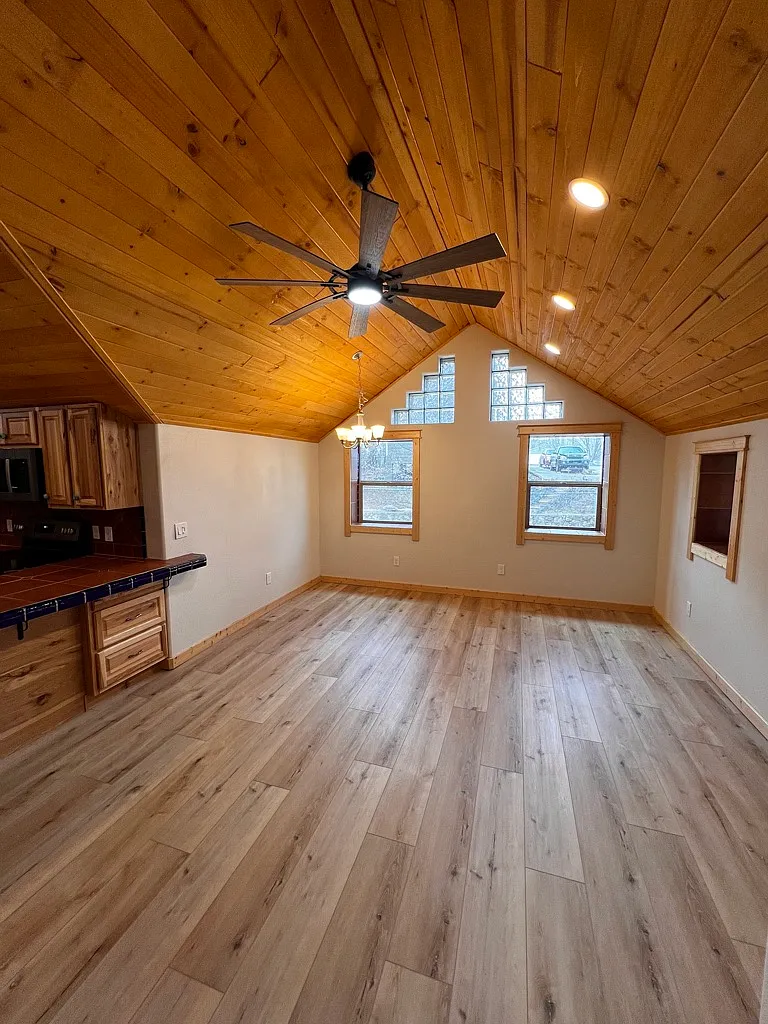 3 bed, 1200 sqft, $2,700 — Photo 1