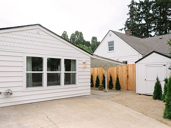 4th image of 4303 NW Washington St