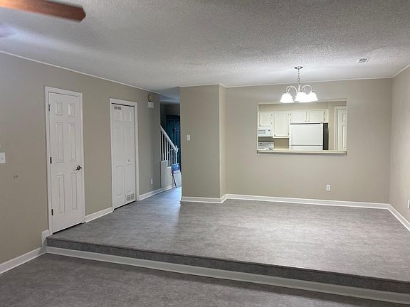 3rd image of 125 Durwood Rd Unit B