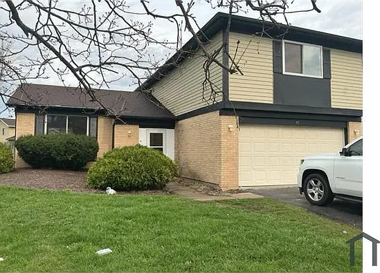 35 Oakview Rd — Photo 1