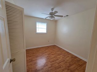 225 Willow Dr, Gretna, LA 70053