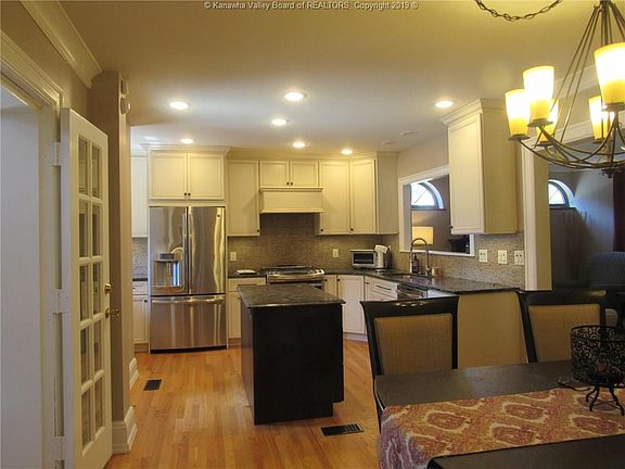3rd image of 6526 Roosevelt Ave