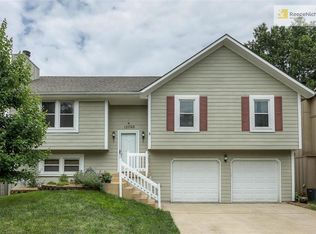 15700 W 124th Ter, Olathe, KS 66062