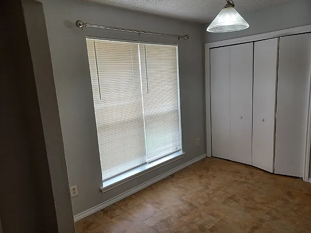 2 bed, 1028 sqft, $1,595 — Photo 3