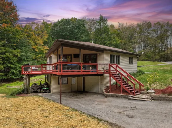 218 N Fairway Rd, Central City, PA 15926