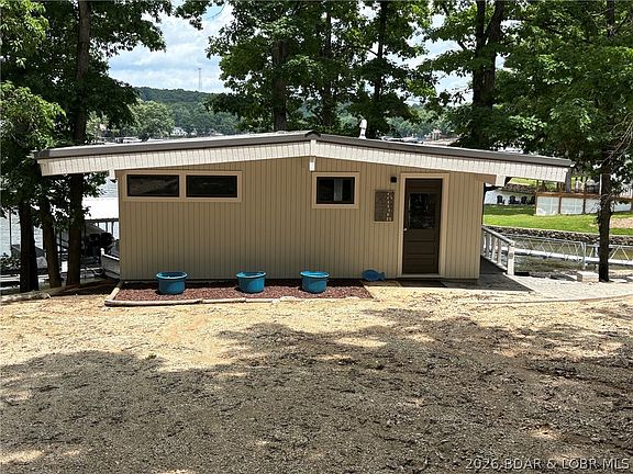 3rd image of 32653 N Creek Rd