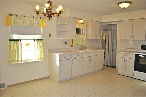 Kitchen & Breakfast Room