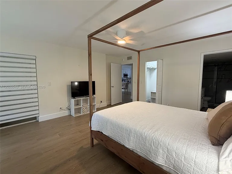 7350 Kinghurst Dr #305 — Photo 4