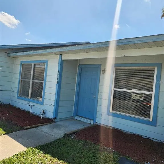 3108 E Tower Ct — Photo 1