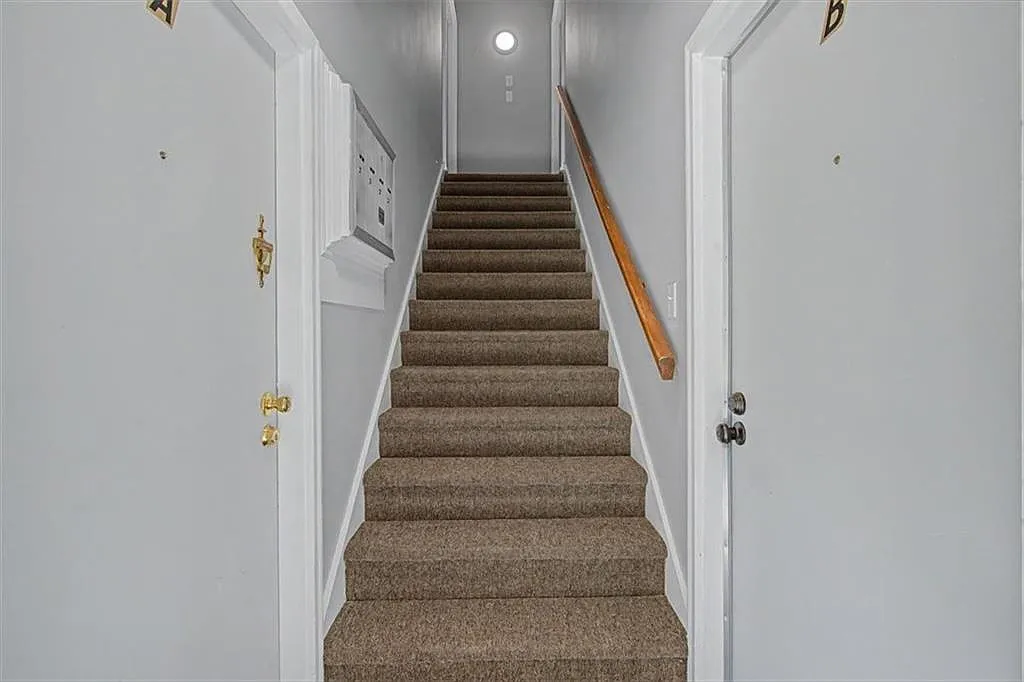 2 bed, 1.0 bath, 990 sqft, $2,100 — Photo 3