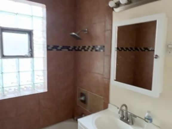3rd image of 6126 N Talman Ave APT 3