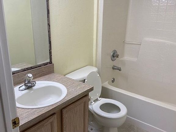 2nd image of 14 Rainbow Ln