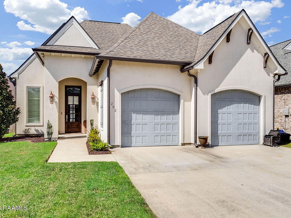 1st image of 202 Cypress View Dr