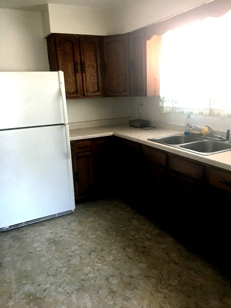 10216 Belmont Ave photo 1