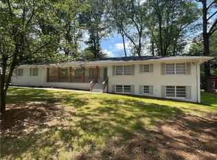 6137 Oakridge Dr, Morrow, GA 30260