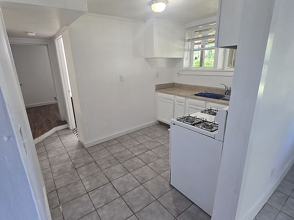 3rd image of 1014 Moreland Ave