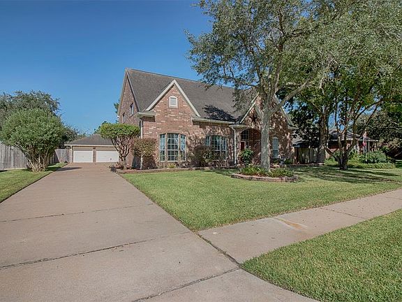 3rd image of 2408 San Augustine Ln