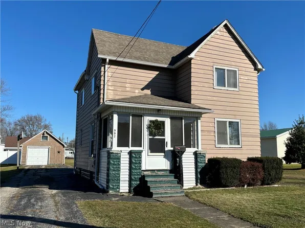 992 Mill St, Conneaut, OH 44030