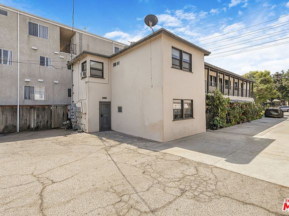 3rd image of 4418 S Centinela Ave
