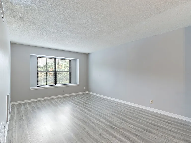 Woodward Park Apartments — Photo 7