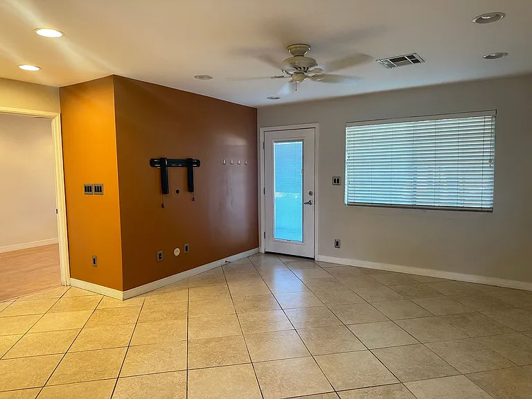 1850 E Maryland Ave #54 — Photo 6