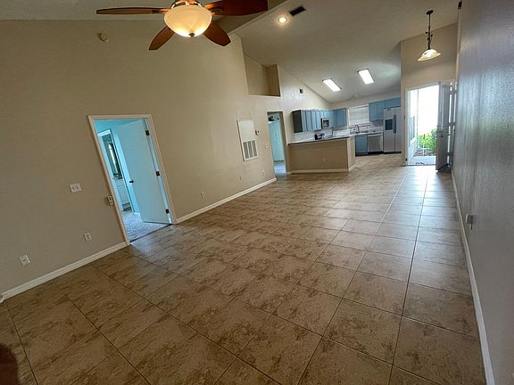 5th image of 961 Sykes Ct
