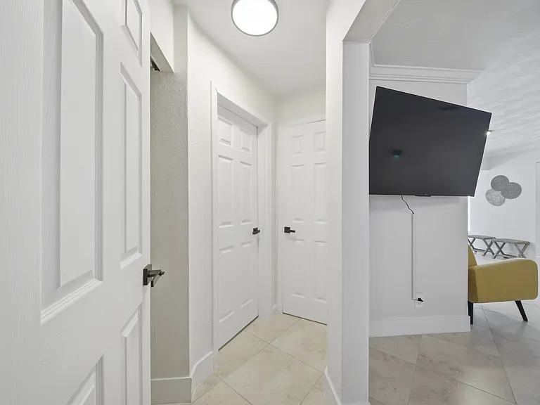3508 SW 15th Ct — Photo 9
