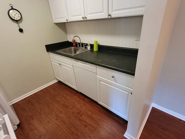 580 Mesa Dr #201 — Photo 15