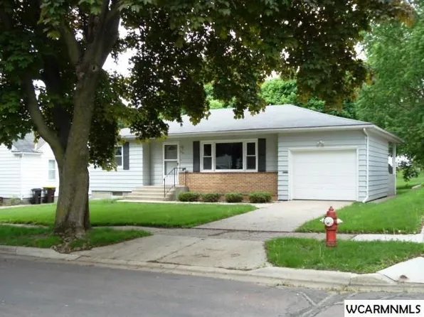 834 Redwood Dr, Fairmont, MN 56031