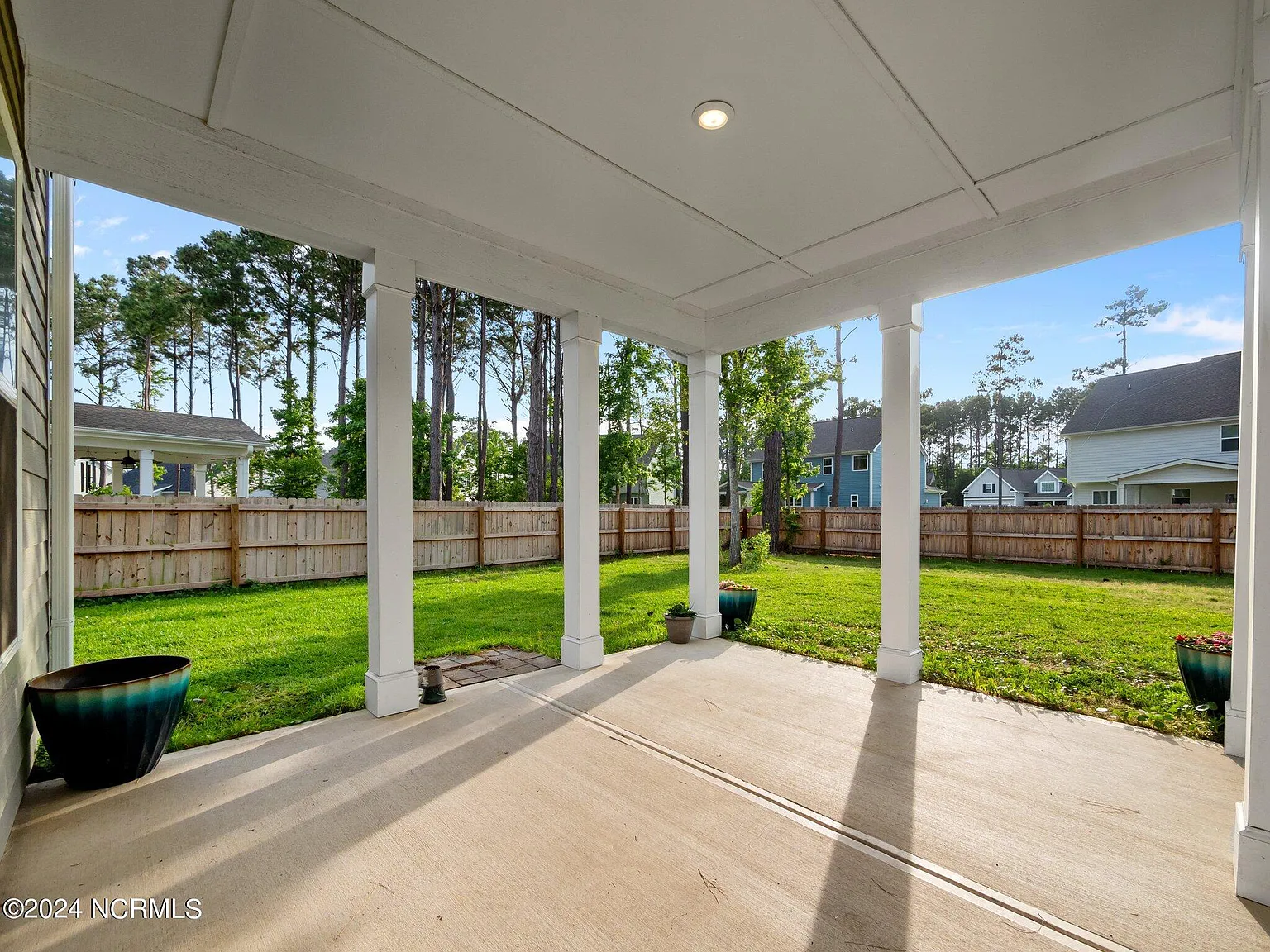 3 bed, 2.5 bath, $2,700 — Photo 4