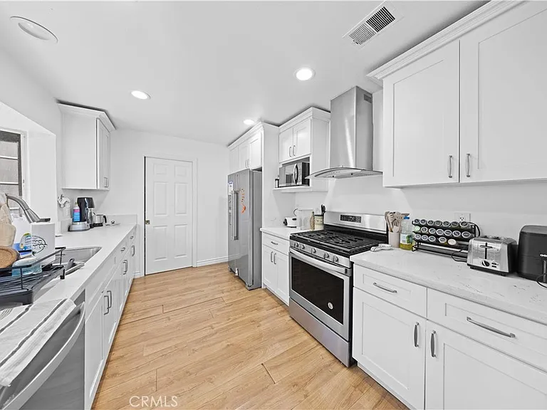17612 Webster Ave — Photo 8