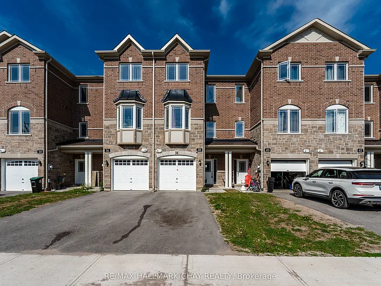 38 Milson Cres — Photo 1
