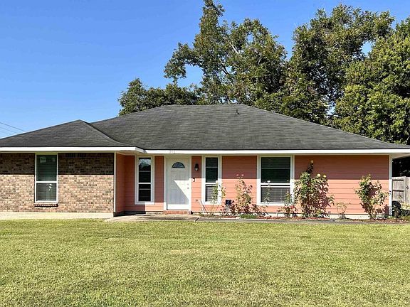 2nd image of 203 Sandra Dr