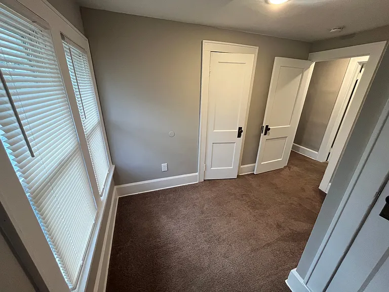 1126 Ardmore Ave SW — Photo 10