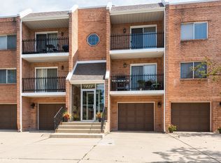 1023 Busse Hwy APT 2E, Park Ridge, IL 60068