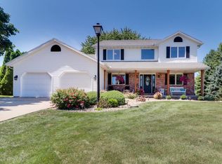 9358 Wilshire Ln, Bloomington, IL 61705