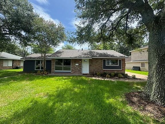 2nd image of 1607 W Houston Dr