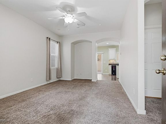 4th image of 8427 Quarentina Ave
