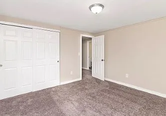 6 Surrey Ln — Photo 2