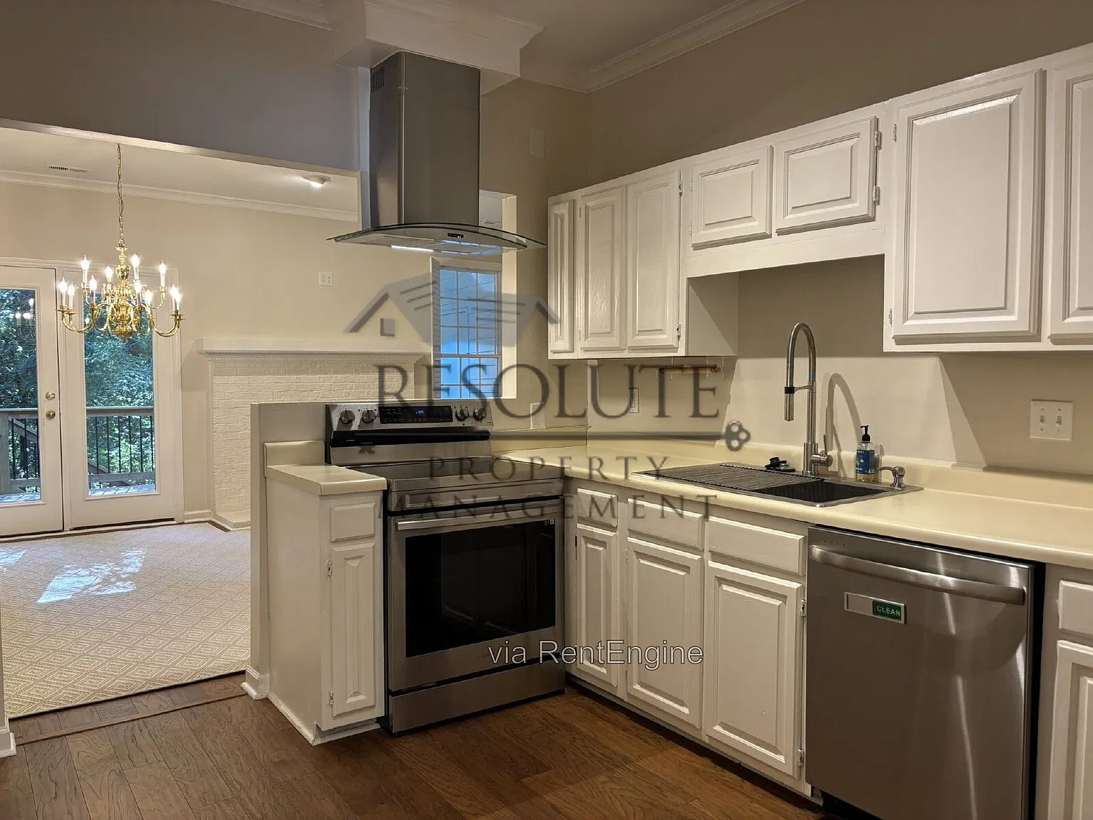 3 bed, 2.0 bath, 1504 sqft, $2,450 — Photo 2