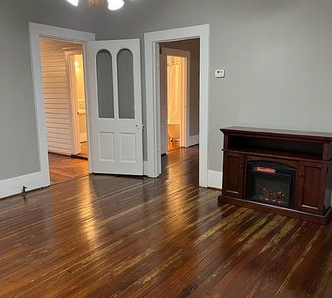 5th image of 2308 Avenue I