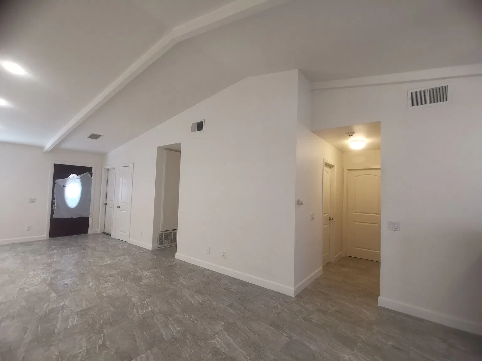 3 bed, 1649 sqft, $2,950 — Photo 4