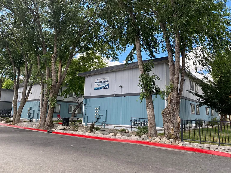 Mountain Vista Apartments — Photo 12