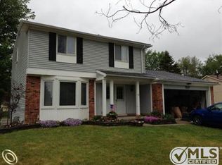 707 Fairway Trails Dr, Brighton, MI 48116
