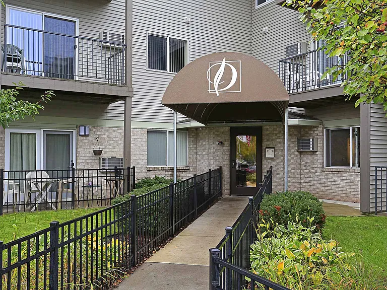 Dove Tree Apartments — Photo 34