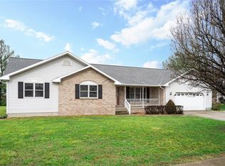 100 Santa Fe Ave, Effingham, IL 62401