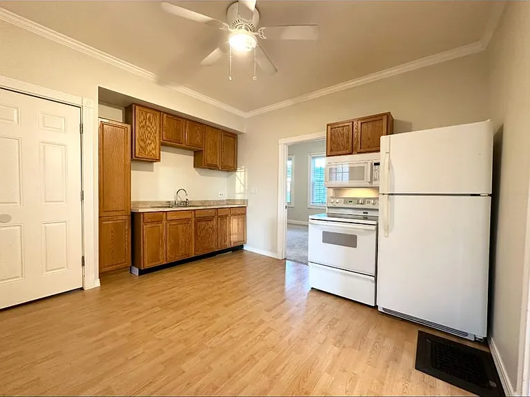 1624 Castle Ave #DOWNSTAIRS — Photo 16