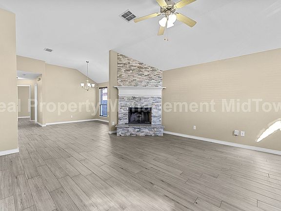 4th image of 1605 Bob Dr